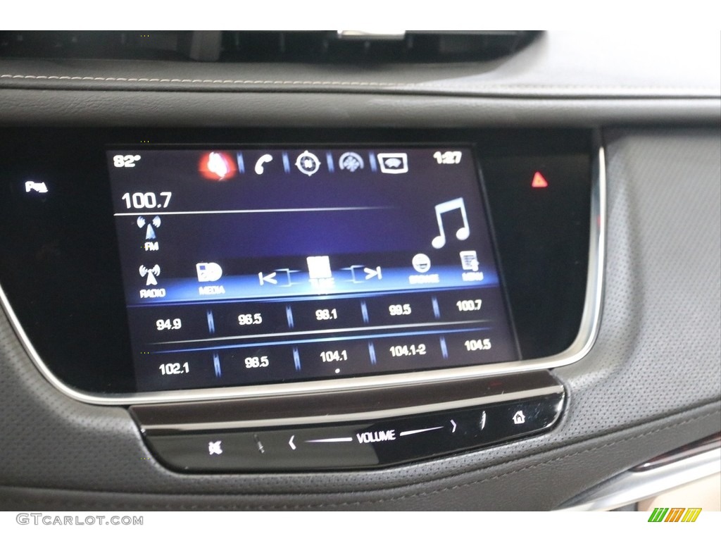 2019 Cadillac XT5 Premium Luxury Controls Photo #138269808