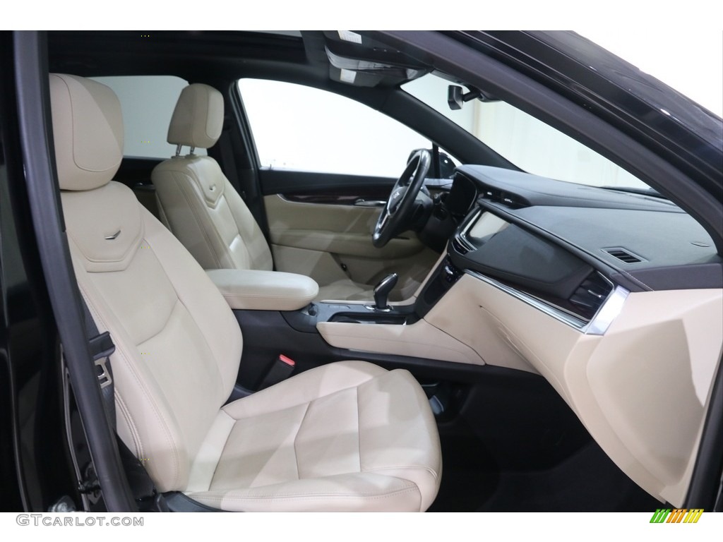 2019 Cadillac XT5 Premium Luxury Front Seat Photos