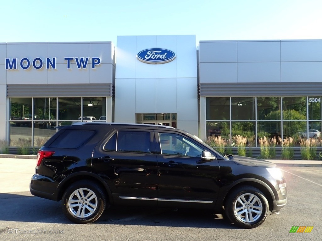 Agate Black Ford Explorer