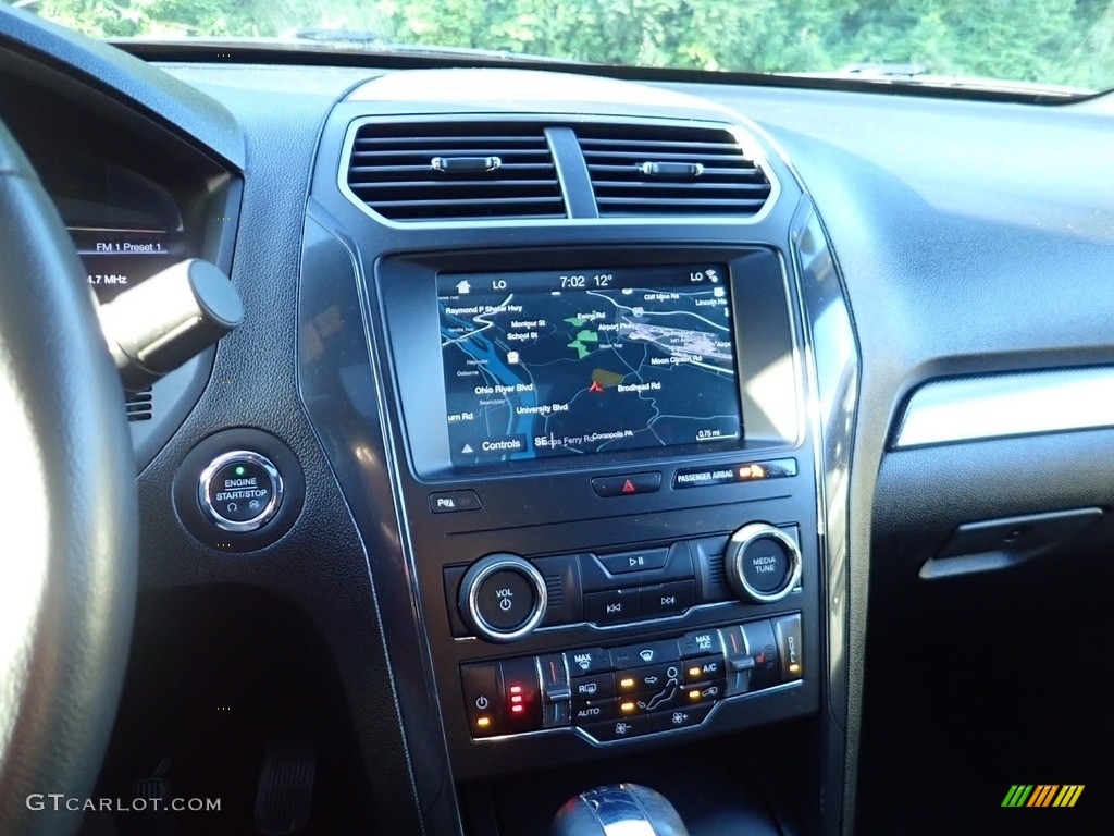 2019 Explorer XLT 4WD - Agate Black / Medium Black photo #24