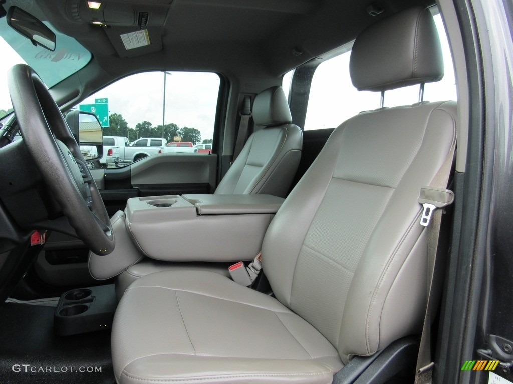 2017 Ford F550 Super Duty XL Regular Cab 4x4 Rollback Truck Front Seat Photo #138279878