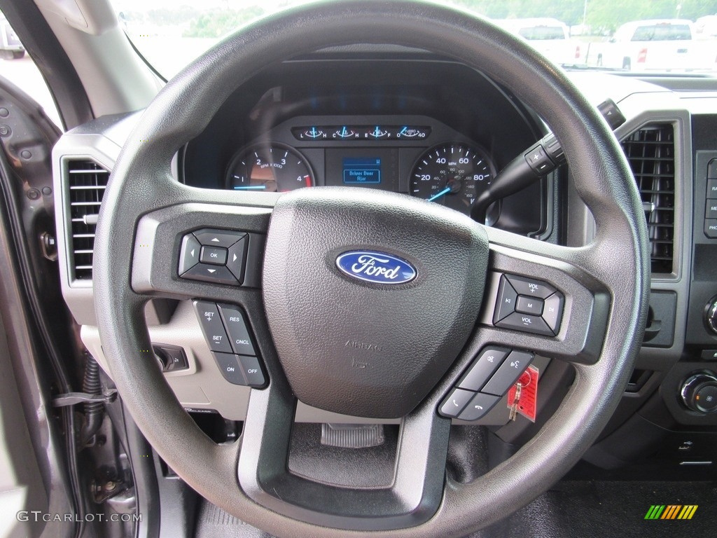 2017 Ford F550 Super Duty XL Regular Cab 4x4 Rollback Truck Medium Earth Gray Steering Wheel Photo #138279896