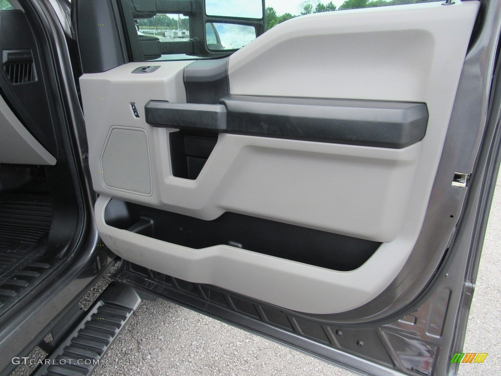 2017 Ford F550 Super Duty XL Regular Cab 4x4 Rollback Truck Door Panel Photos