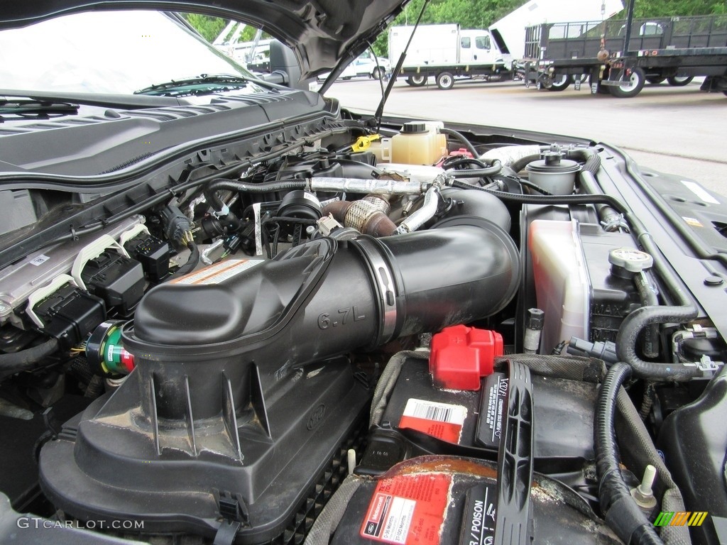 2017 Ford F550 Super Duty XL Regular Cab 4x4 Rollback Truck Engine Photos