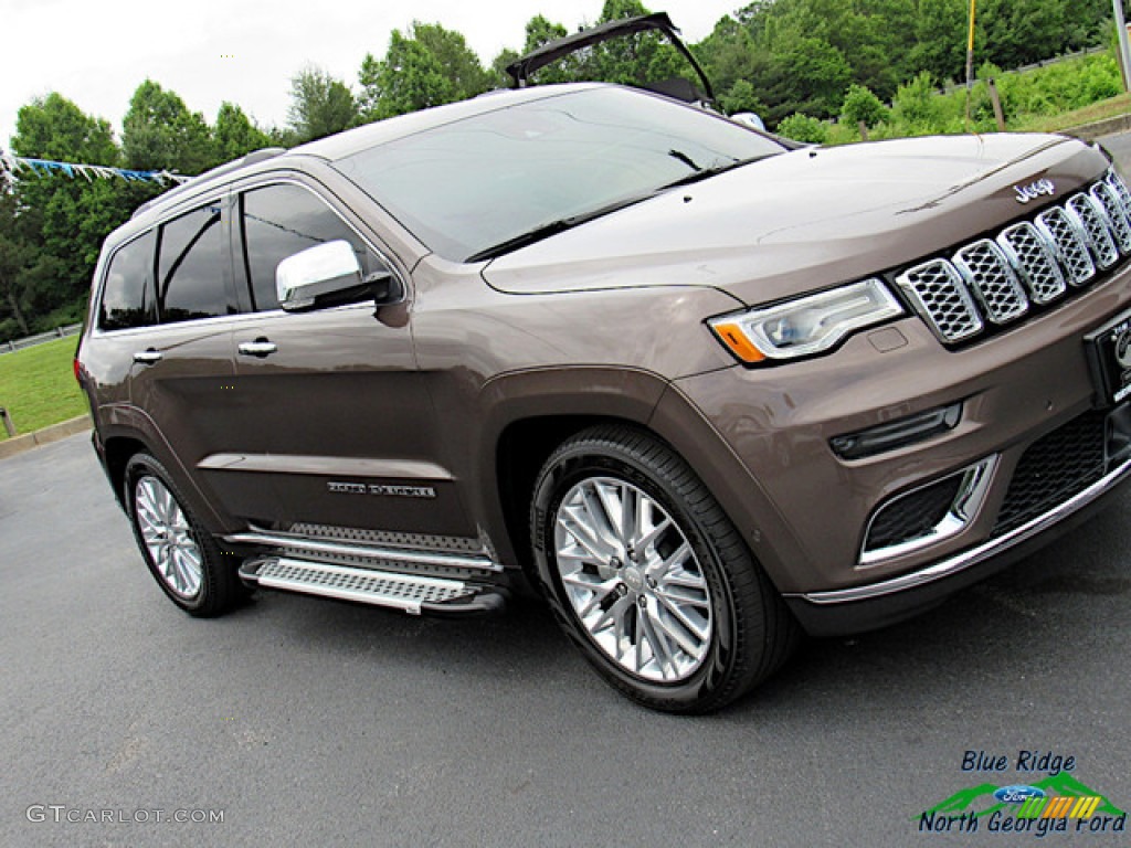 2018 Grand Cherokee Summit 4x4 - Walnut Brown Metallic / Dark Sienna Brown/Black photo #33