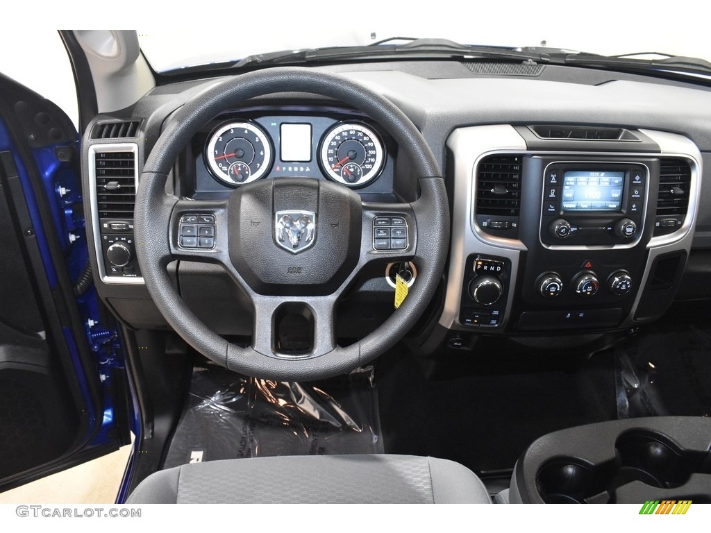 2019 1500 Classic SLT Crew Cab 4x4 - Blue Streak Pearl / Black/Diesel Gray photo #12