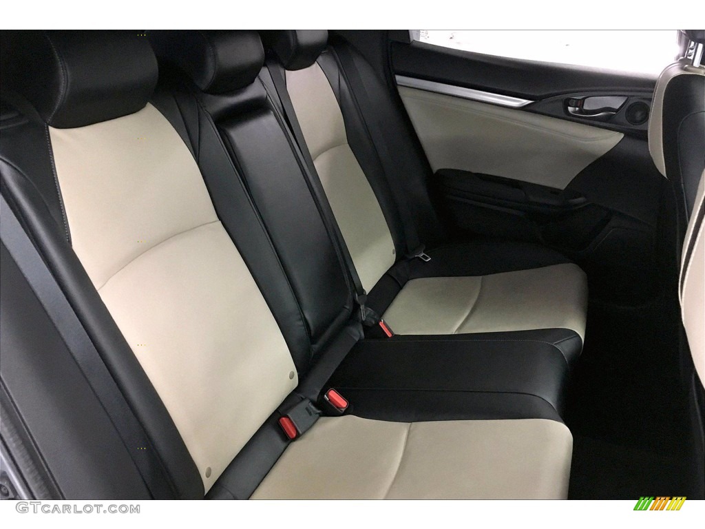 Black/Ivory Interior 2018 Honda Civic EX-L Navi Hatchback Photo #138286554