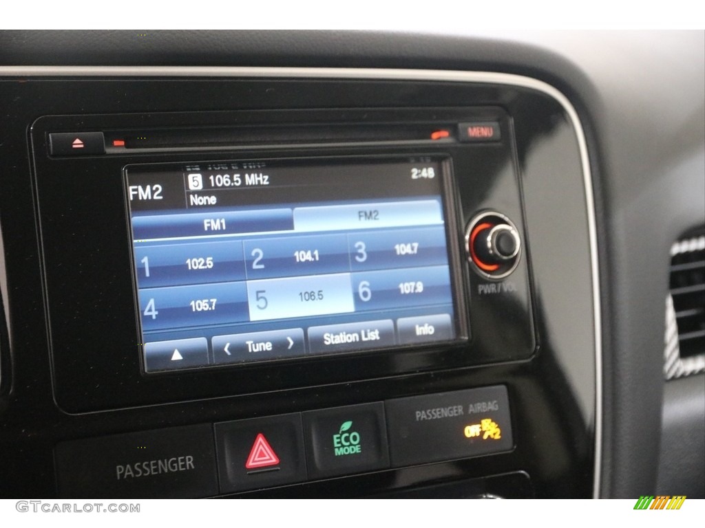 2015 Mitsubishi Outlander SE Controls Photo #138291414
