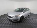 Ingot Silver - Focus SE Sedan Photo No. 8