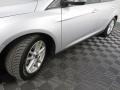 Ingot Silver - Focus SE Sedan Photo No. 9