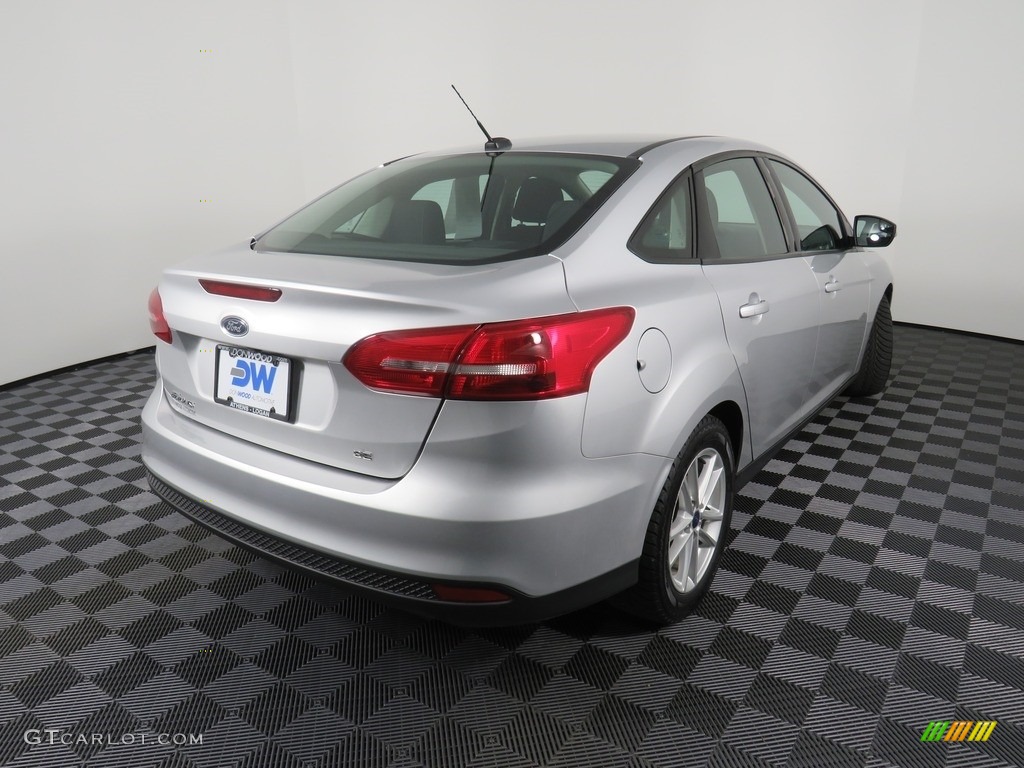 2016 Focus SE Sedan - Ingot Silver / Charcoal Black photo #15