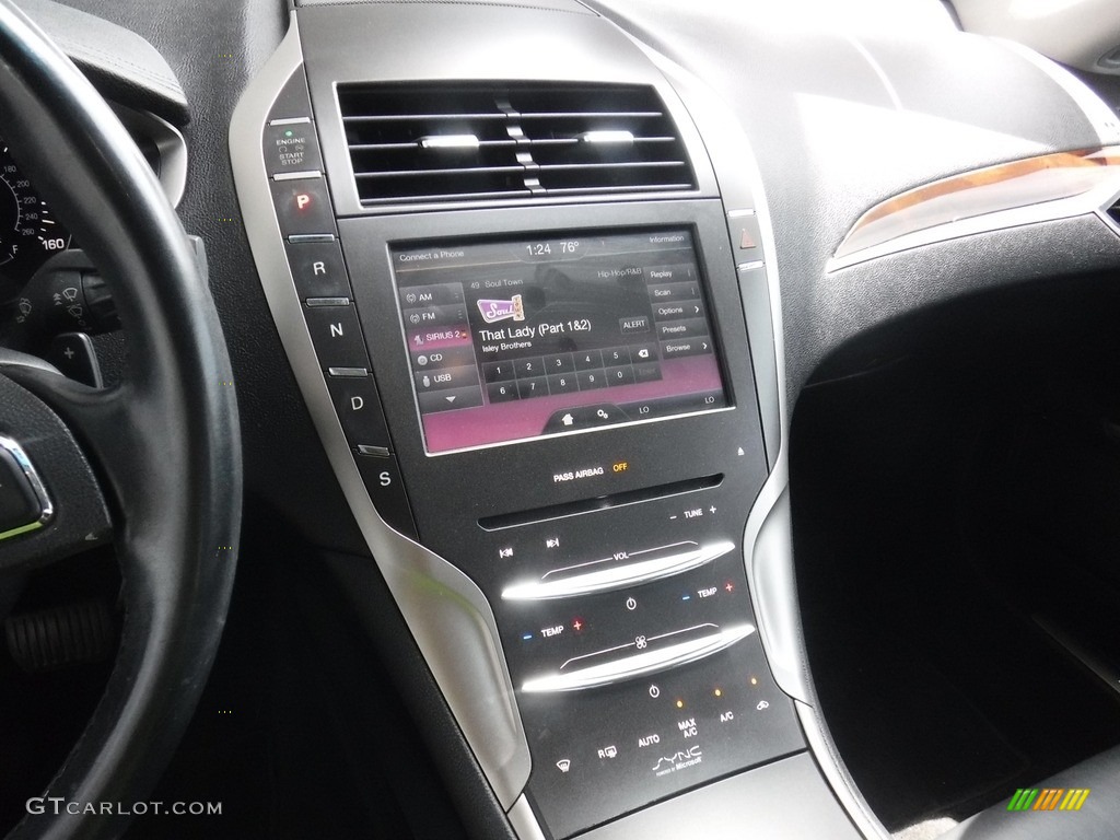 2015 Lincoln MKZ AWD Controls Photo #138293754