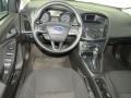 Ingot Silver - Focus SE Sedan Photo No. 35