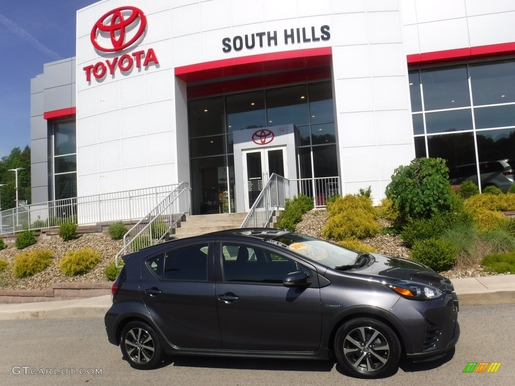 2018 Prius c Two - Magnetic Gray Metallic / Blue/Dark Gray Two-Tone photo #2