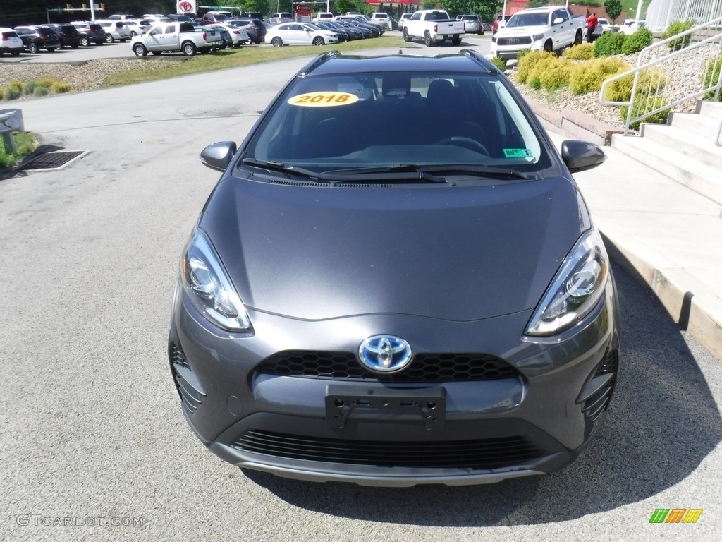 2018 Prius c Two - Magnetic Gray Metallic / Blue/Dark Gray Two-Tone photo #4