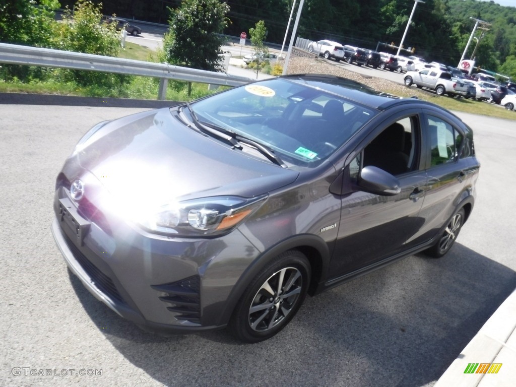 2018 Prius c Two - Magnetic Gray Metallic / Blue/Dark Gray Two-Tone photo #5