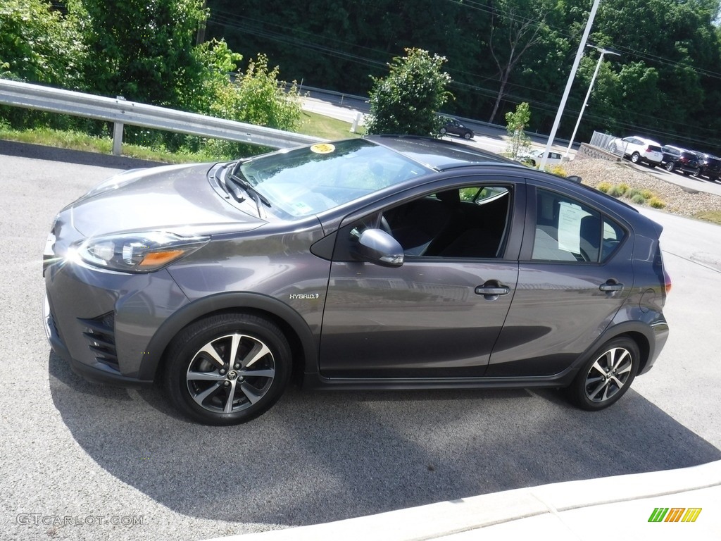 2018 Prius c Two - Magnetic Gray Metallic / Blue/Dark Gray Two-Tone photo #6