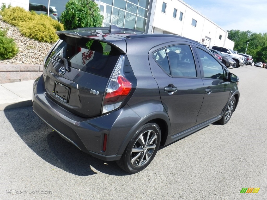 2018 Prius c Two - Magnetic Gray Metallic / Blue/Dark Gray Two-Tone photo #8