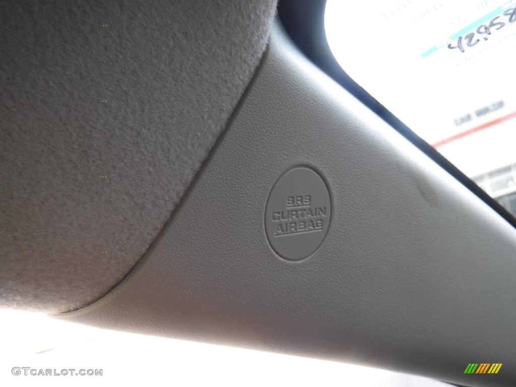 2018 Prius c Two - Magnetic Gray Metallic / Blue/Dark Gray Two-Tone photo #19