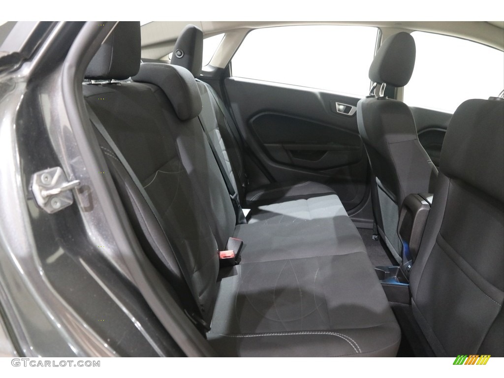 2016 Fiesta SE Sedan - Magnetic Metallic / Charcoal Black photo #15