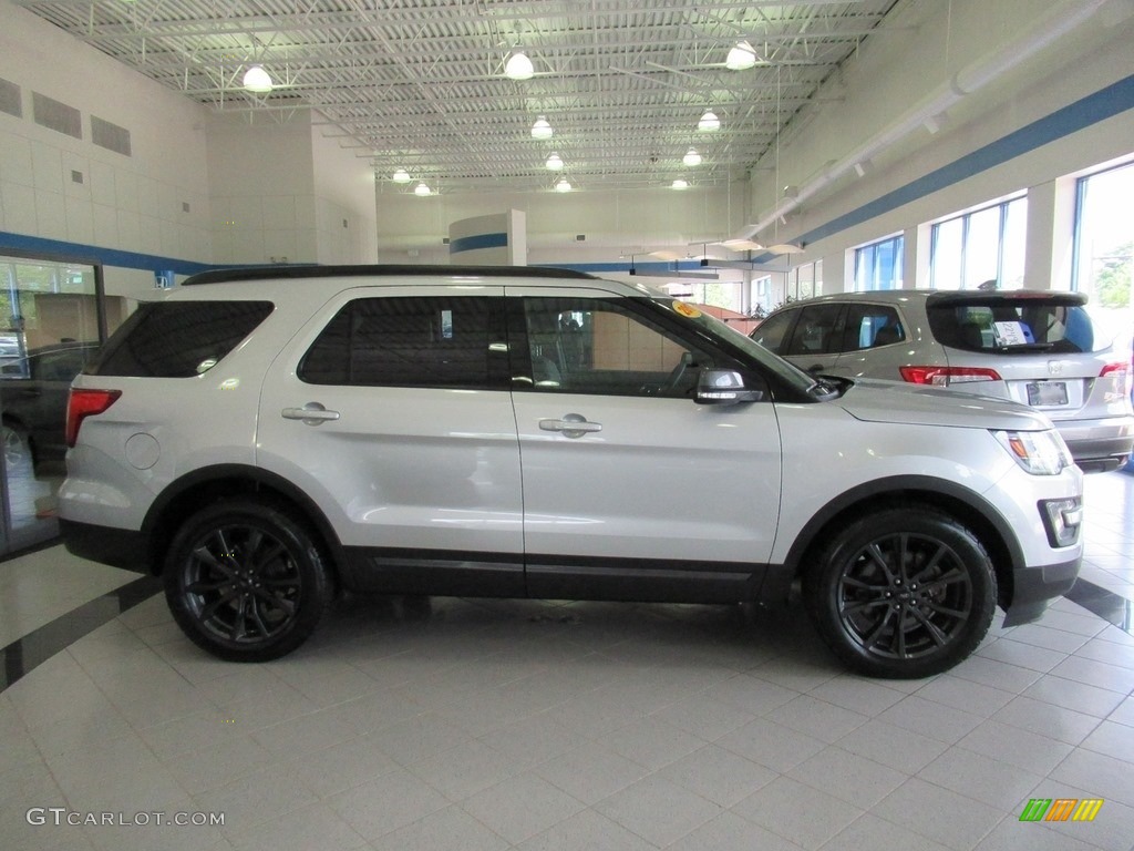 2017 Explorer XLT 4WD - Ingot Silver / Ebony Black photo #4