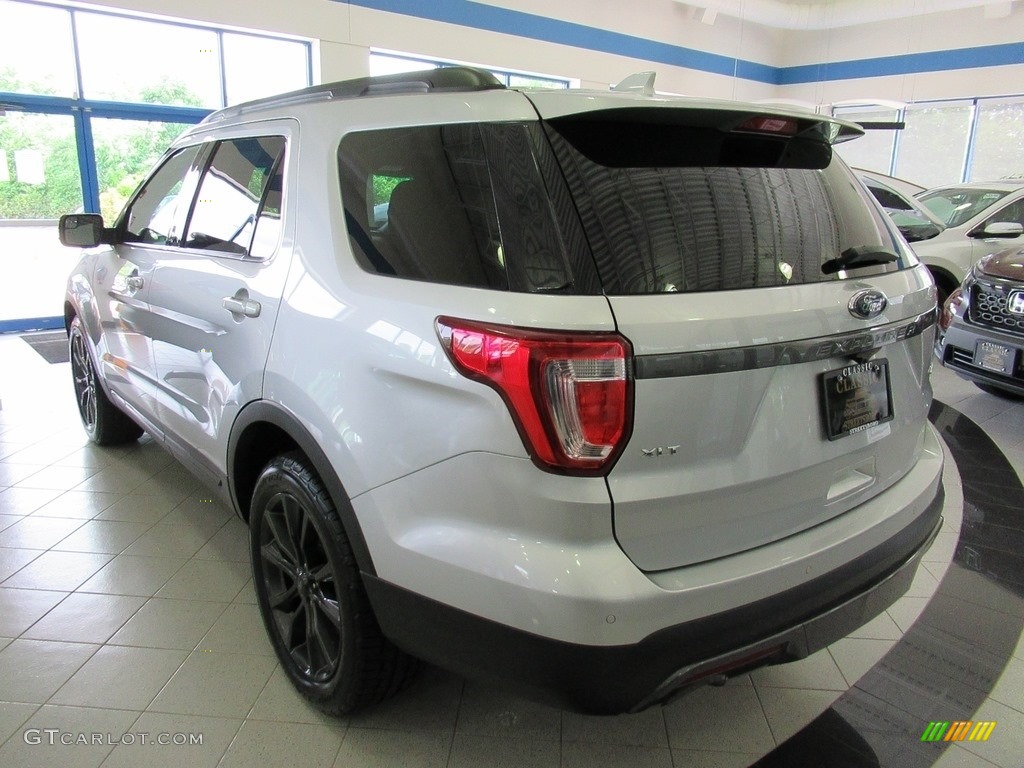 2017 Explorer XLT 4WD - Ingot Silver / Ebony Black photo #9