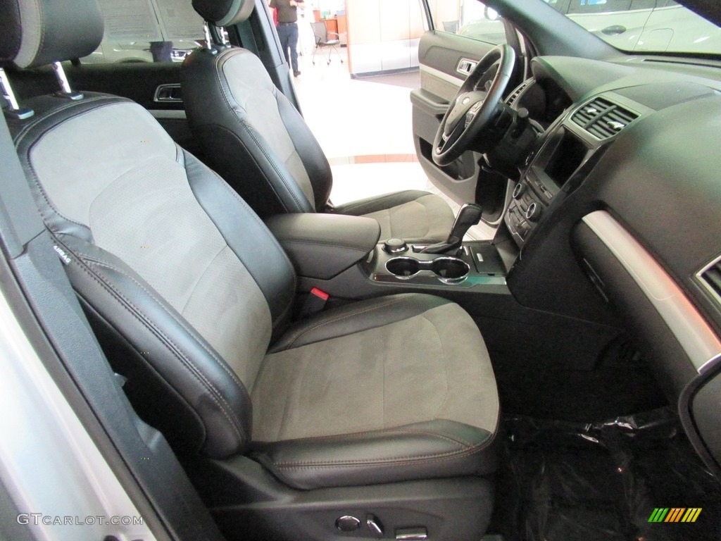 2017 Explorer XLT 4WD - Ingot Silver / Ebony Black photo #16