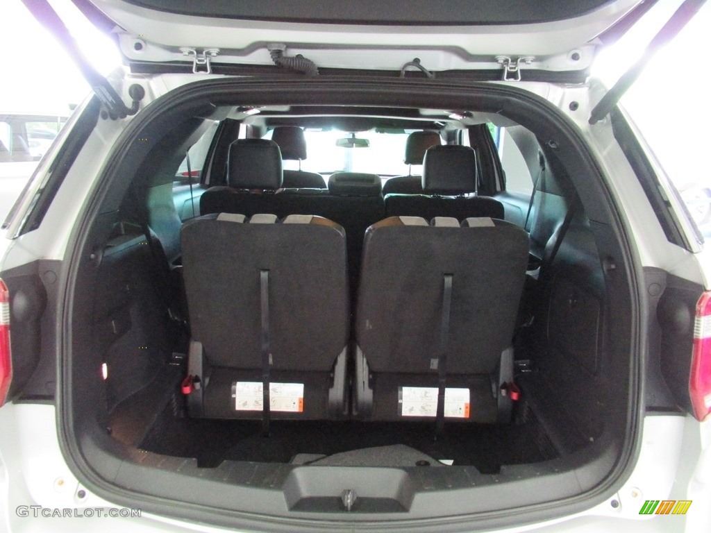 2017 Explorer XLT 4WD - Ingot Silver / Ebony Black photo #22