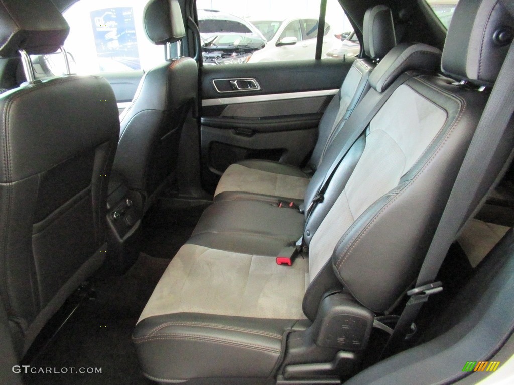 2017 Explorer XLT 4WD - Ingot Silver / Ebony Black photo #26