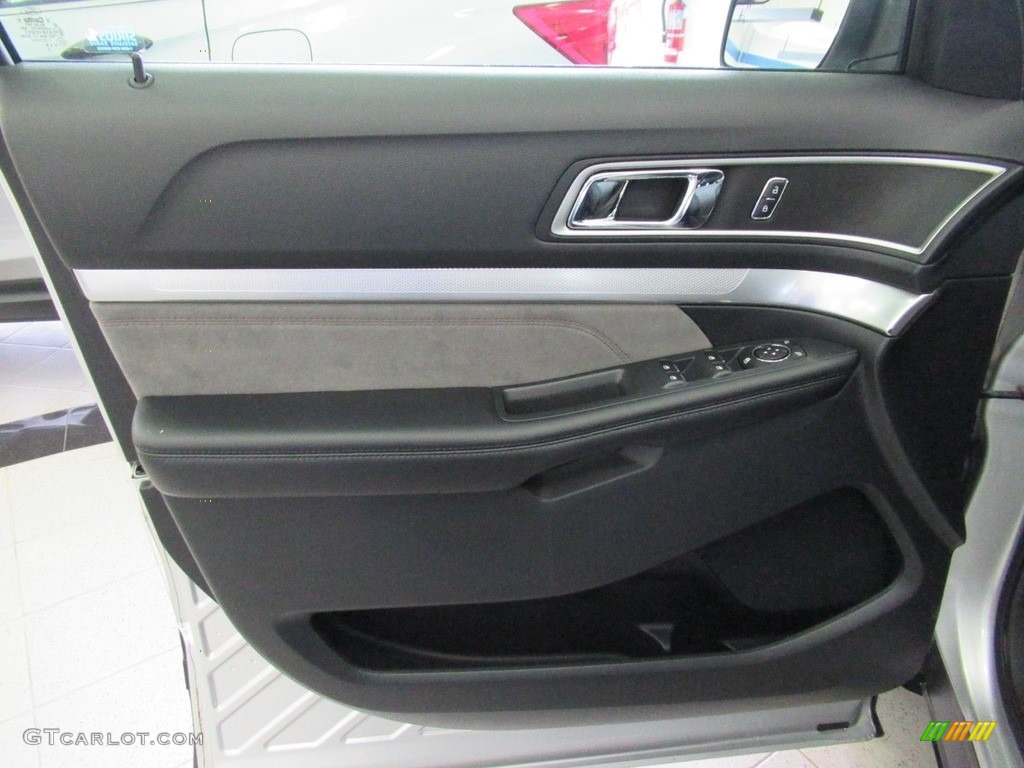 2017 Explorer XLT 4WD - Ingot Silver / Ebony Black photo #28
