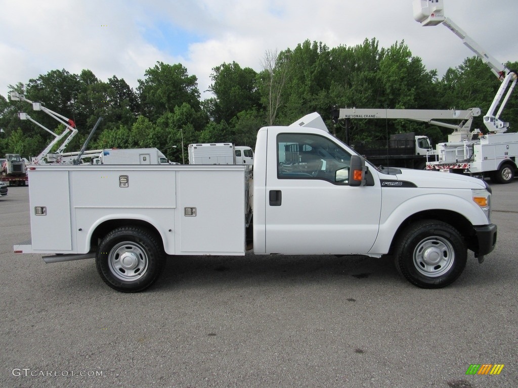Oxford White 2011 Ford F250 Super Duty XL Regular Cab Chassis Exterior Photo #138303410