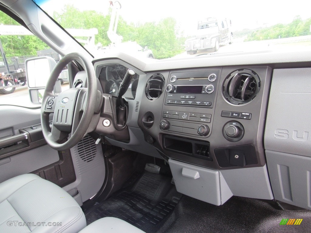 2011 Ford F250 Super Duty XL Regular Cab Chassis Controls Photos