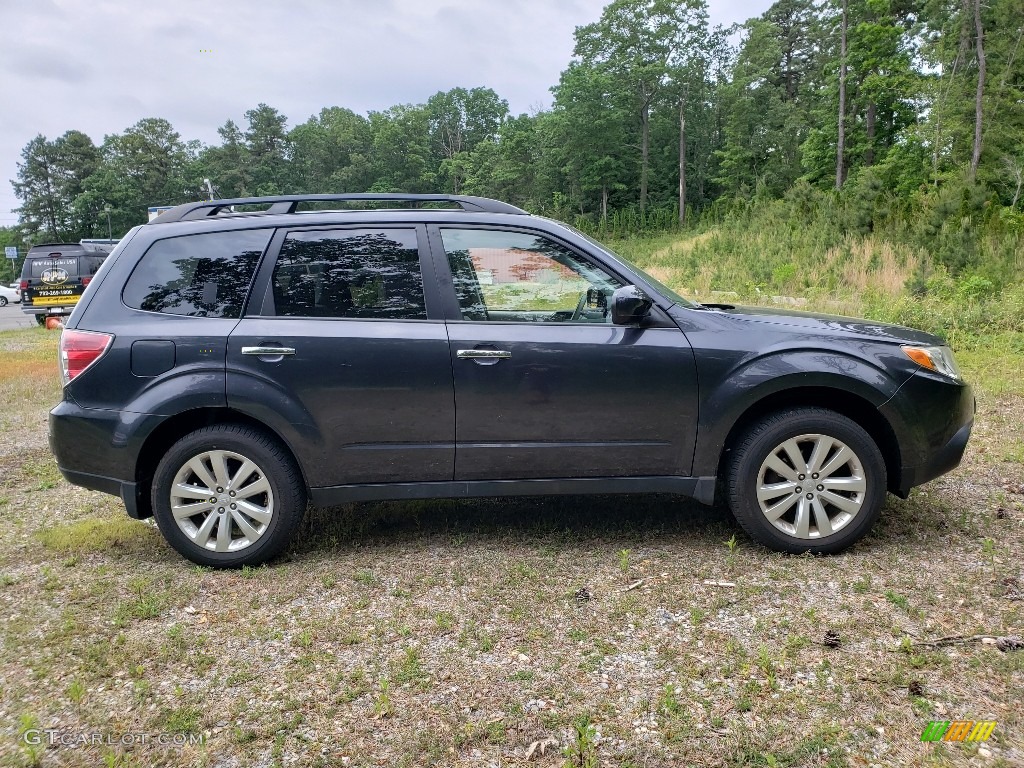 2013 Forester 2.5 X Premium - Dark Gray Metallic / Platinum photo #6