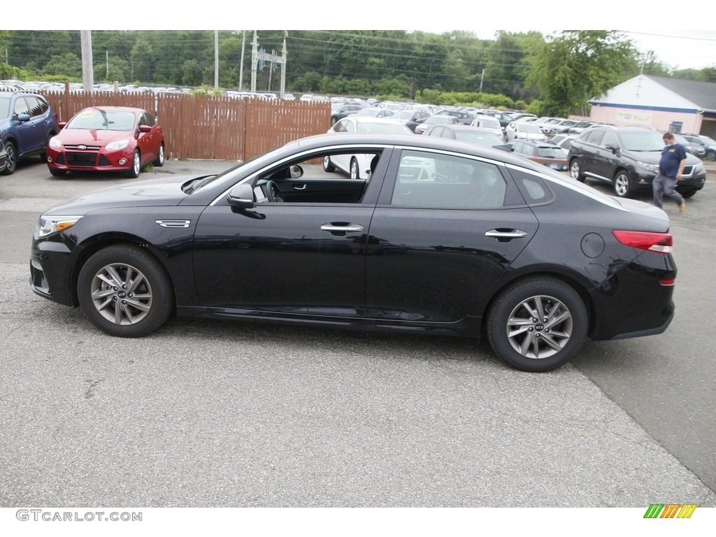 2020 Optima LX - Black / Black photo #8