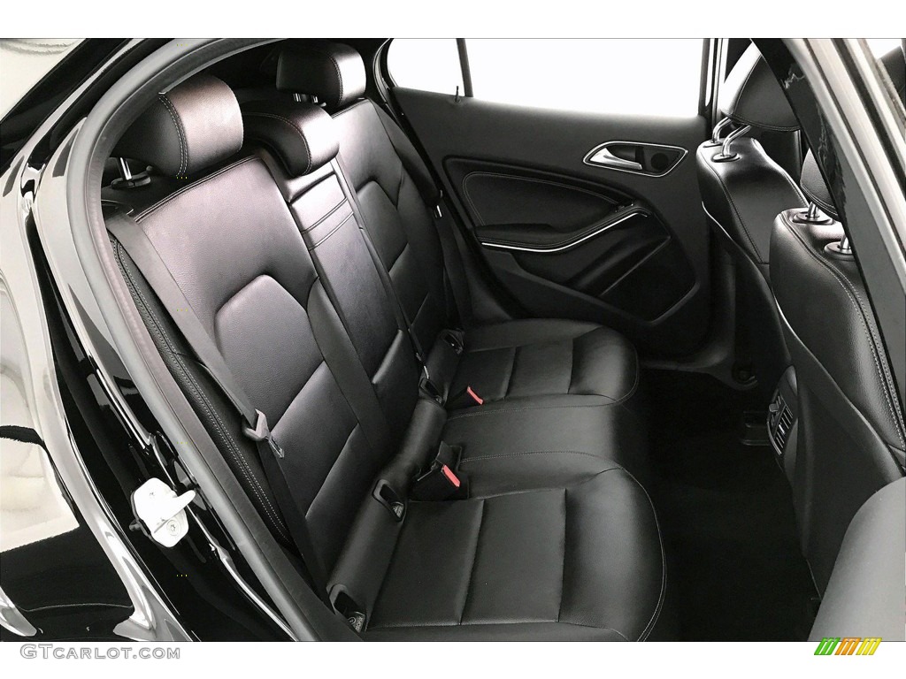 2017 Mercedes-Benz GLA 250 4Matic Rear Seat Photos