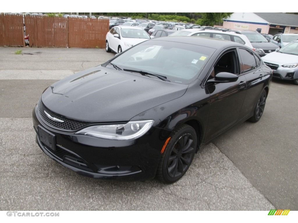 2015 200 S - Black / Black photo #1