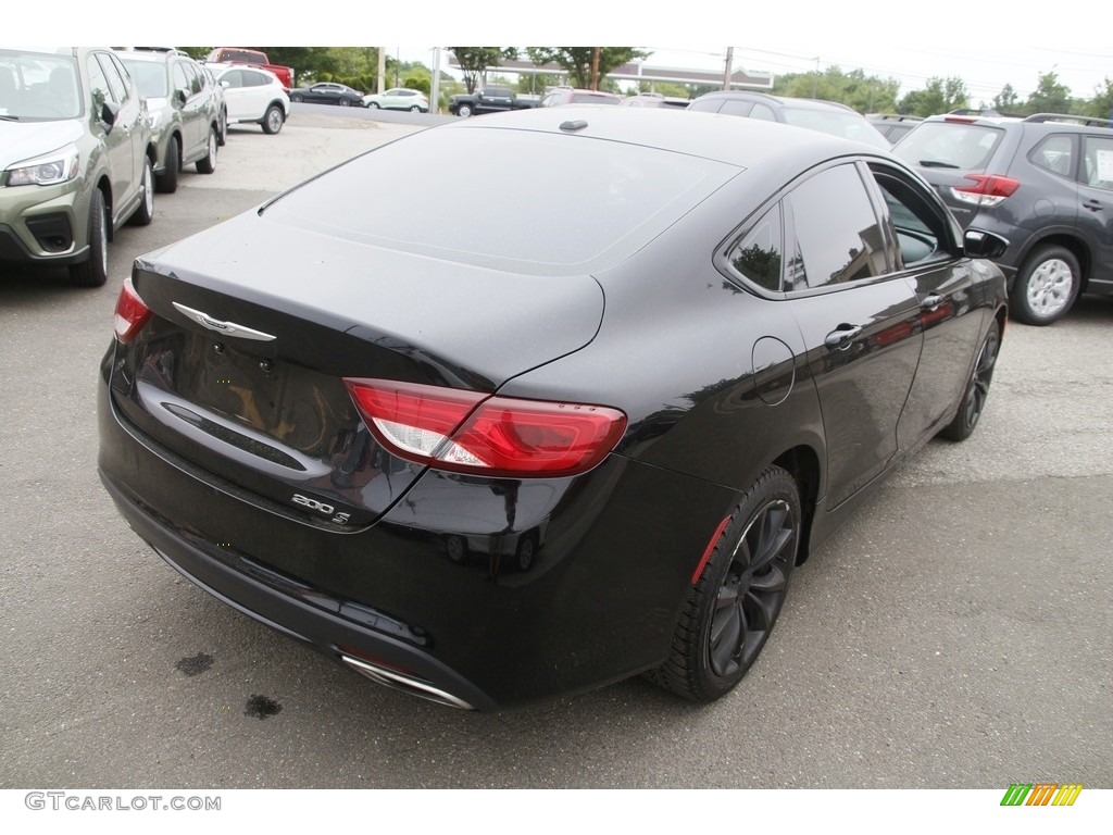 2015 200 S - Black / Black photo #5