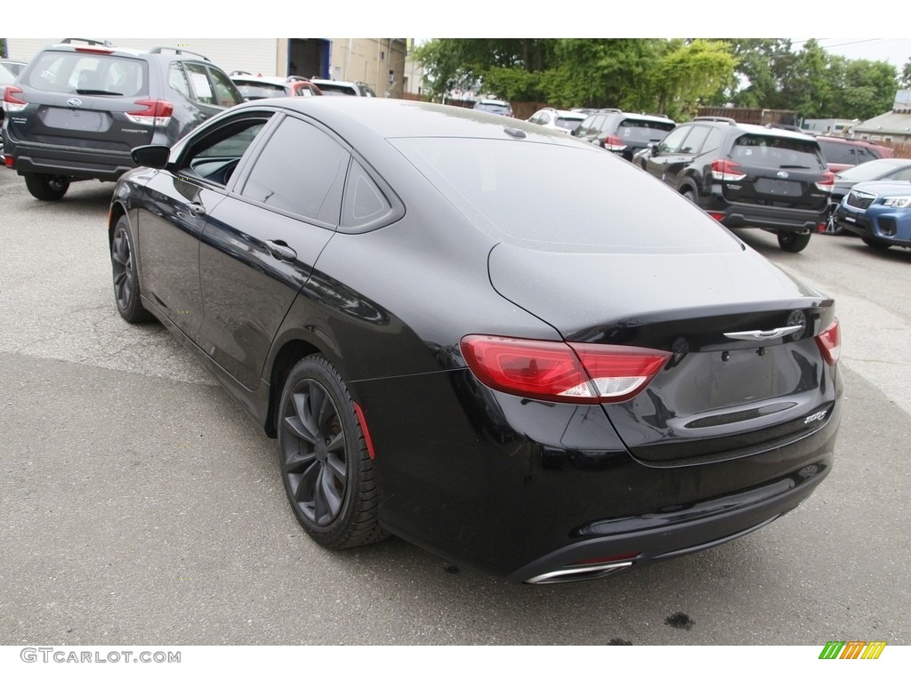 2015 200 S - Black / Black photo #7
