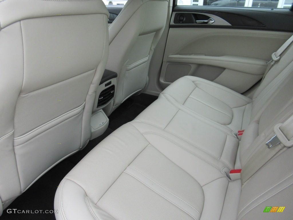2019 Lincoln MKZ Hybrid Reserve II Rear Seat Photo #138313903
