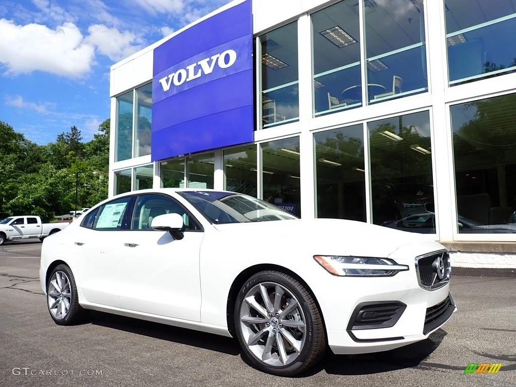 Crystal White Pearl Metallic 2020 Volvo S60 T6 AWD Momentum Exterior Photo #138314719