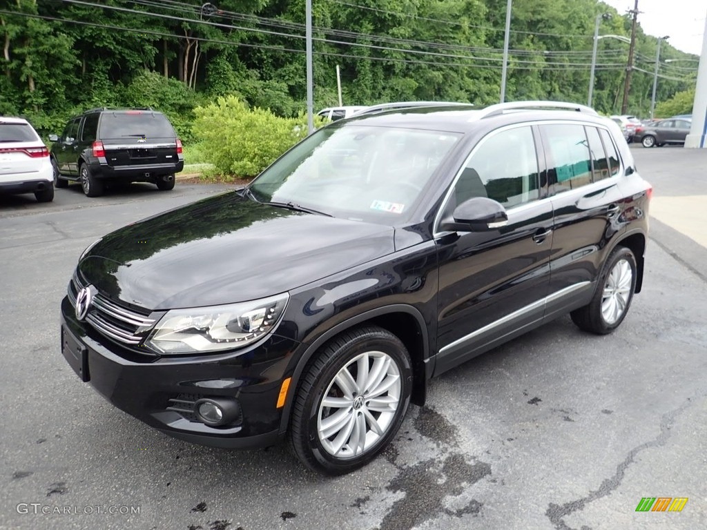 Deep Black Pearl 2016 Volkswagen Tiguan SE Exterior Photo #138318193