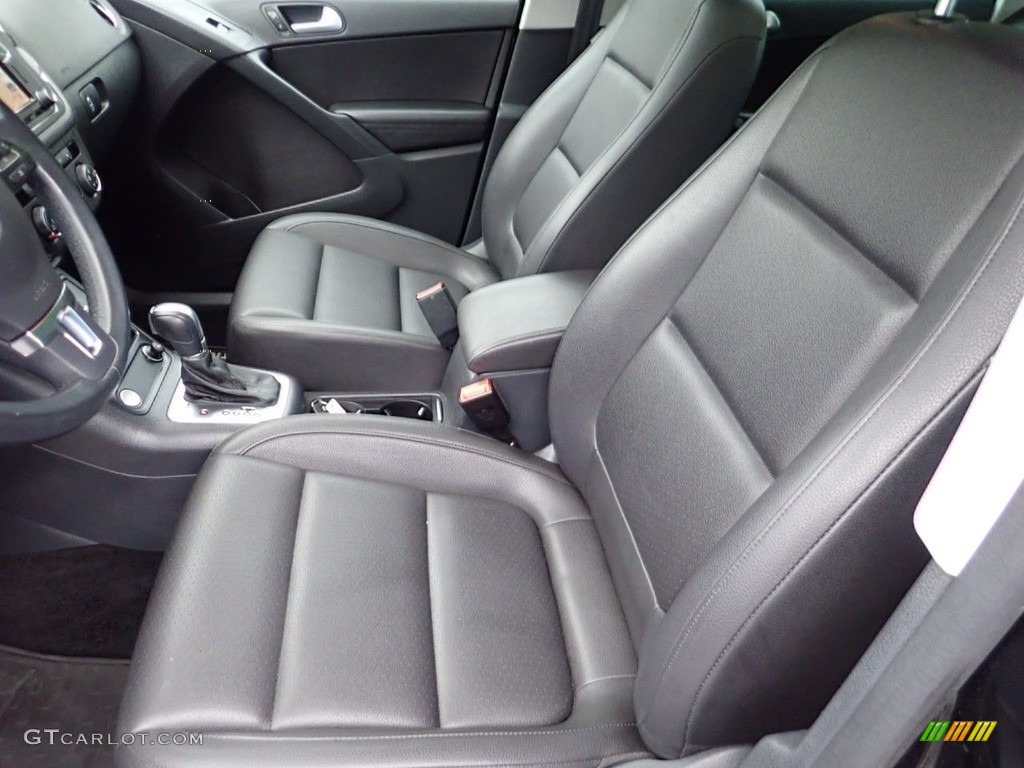2016 Volkswagen Tiguan SE Front Seat Photos