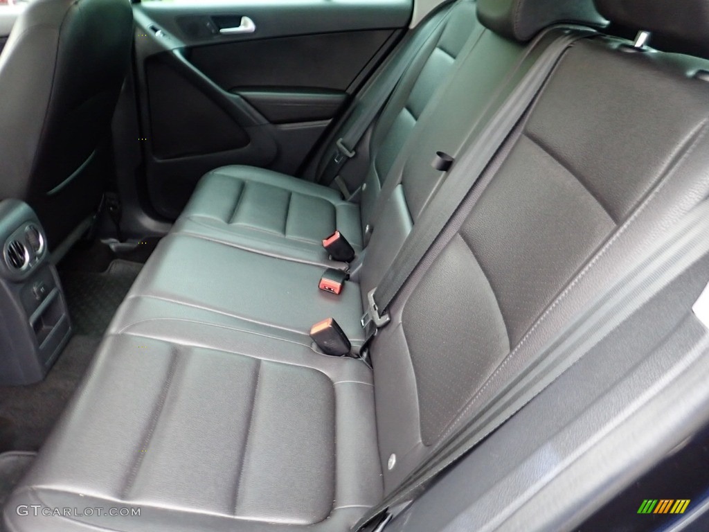 Charcoal Interior 2016 Volkswagen Tiguan SE Photo #138318289