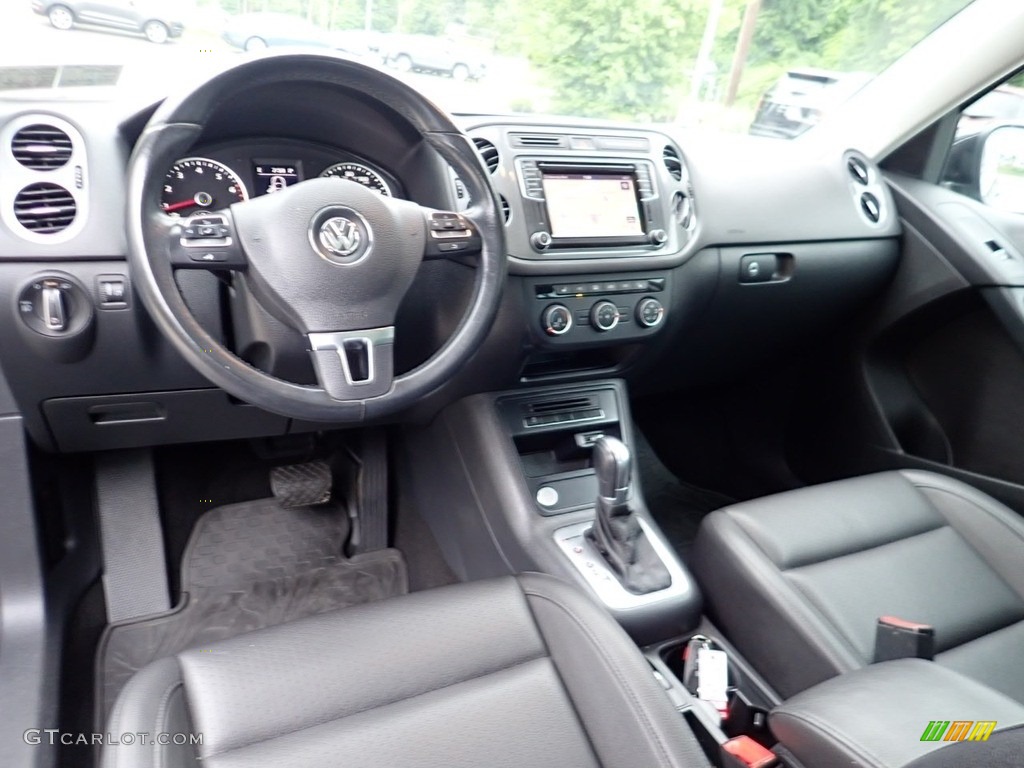 2016 Volkswagen Tiguan SE Interior Color Photos