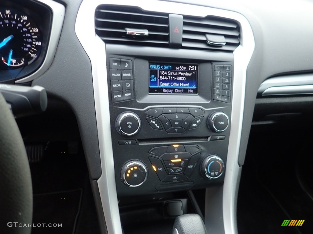 2013 Fusion SE - Sterling Gray Metallic / Charcoal Black photo #23