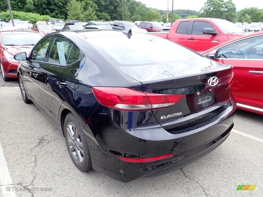 2017 Elantra Value Edition - Black / Beige photo #2
