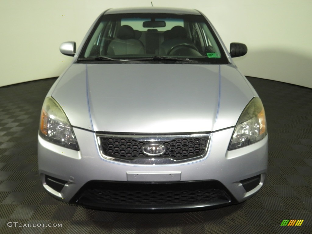 2010 Rio LX Sedan - Clear Silver / Gray photo #4