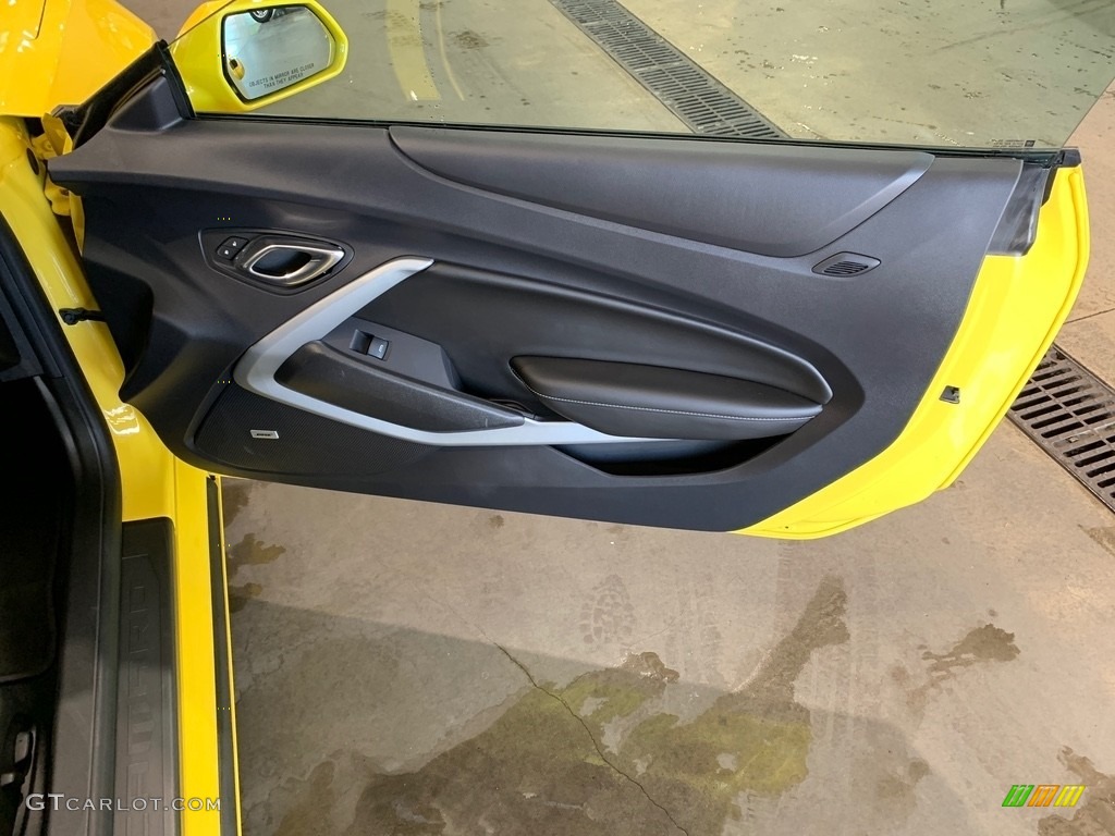 2017 Chevrolet Camaro LT Convertible Jet Black Door Panel Photo #138325572