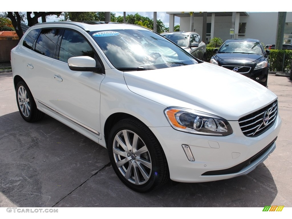 Crystal White Pearl Metallic 2017 Volvo XC60 T5 Inscription Exterior Photo #138325803