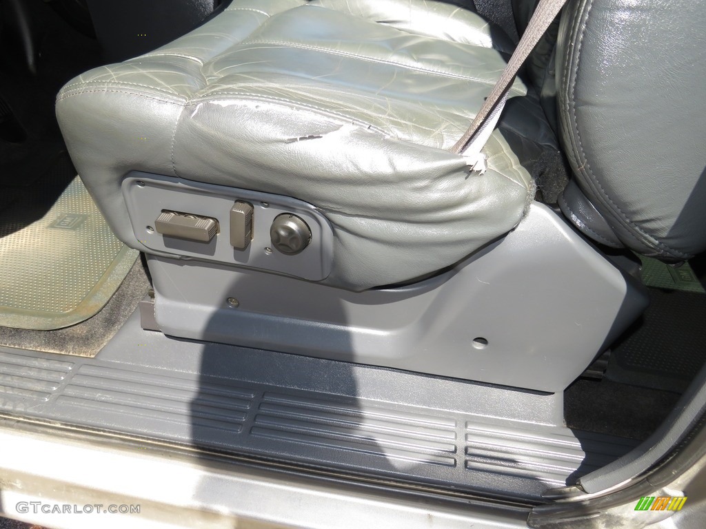 2002 Silverado 1500 LT Extended Cab - Light Pewter Metallic / Graphite Gray photo #16